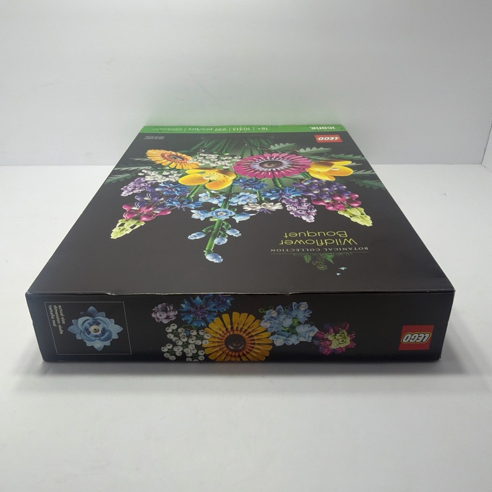 LEGO Icons: Wildflower Bouquet (10313) - Picture 3 of 5